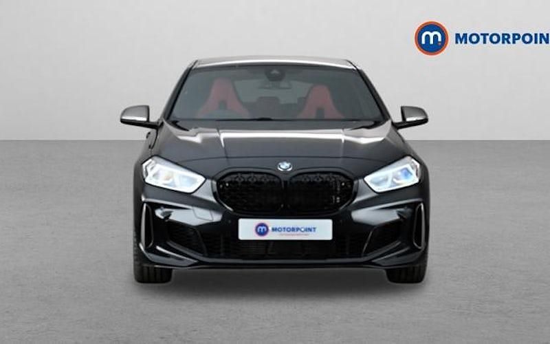 Begagnad BMW M135 306 HK (225 kW) 2024 Svart Halvkombi