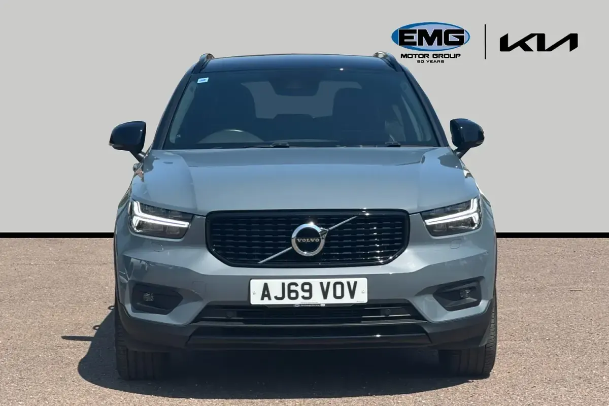 Used Volvo XC40 R-Design 190 HP (139 kW) 2019 Grey SUV