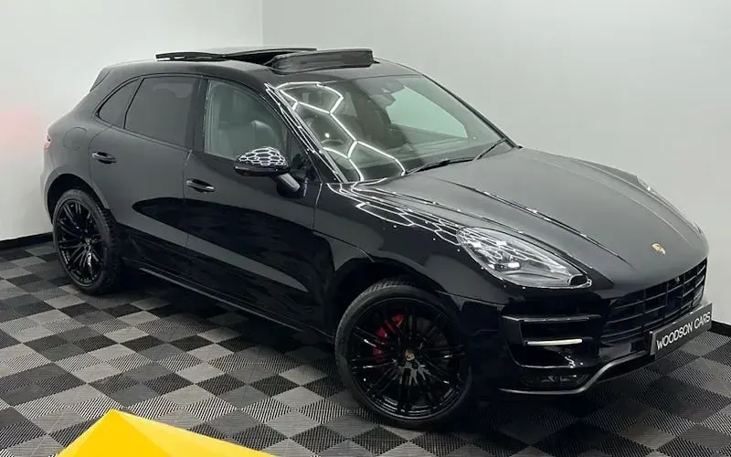 Used Porsche Macan Turbo 400 HP (294 kW) 2017 SUV