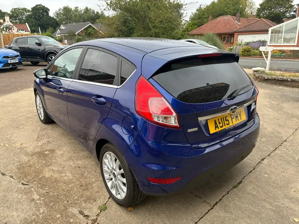 Used Ford Fiesta Titanium X 100 HP (73 kW) 2015 Blue Hatchback
