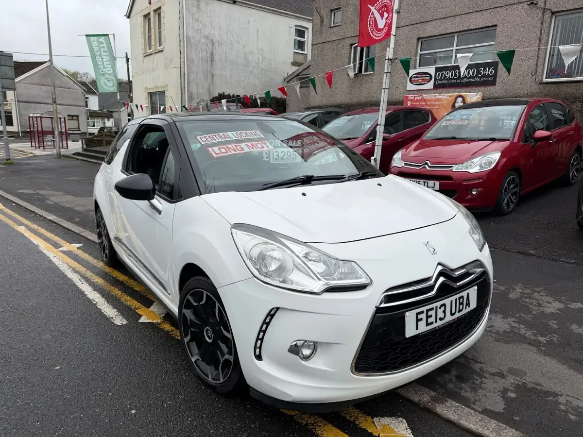 Used Citroën DS3 2013 White Hatchback