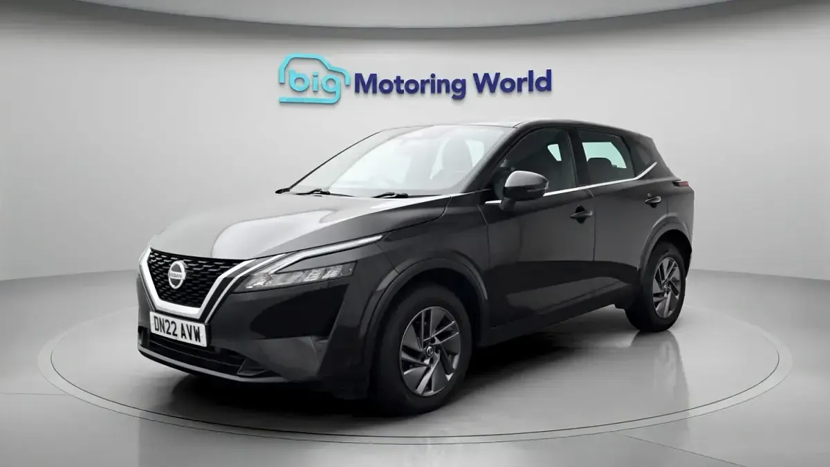 Used Nissan Qashqai Acenta Premium 140 HP (102 kW) 2022 Black SUV