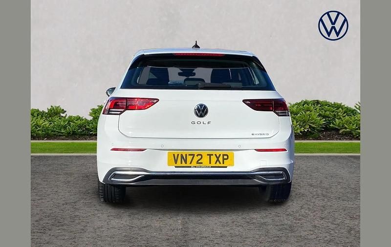 Used VW Golf VIII Style 204 HP (150 kW) 2022 White Hatchback