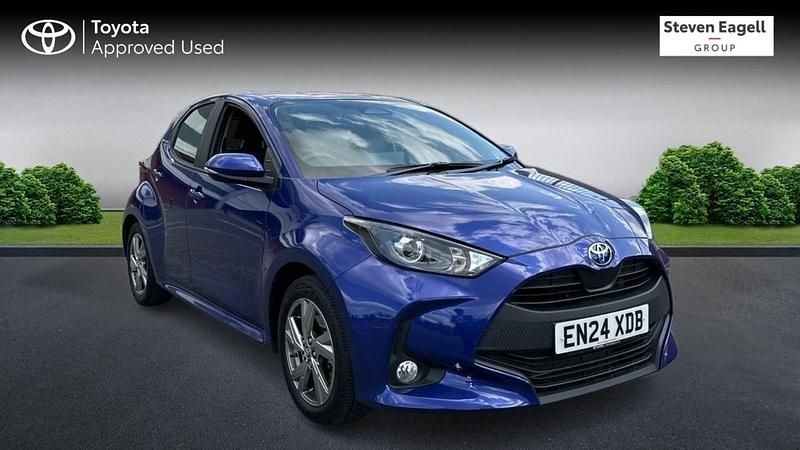 Blue Used 2024 Toyota Yaris Hybrid Hatchback | £18,383 (Good price) - Image 1/4