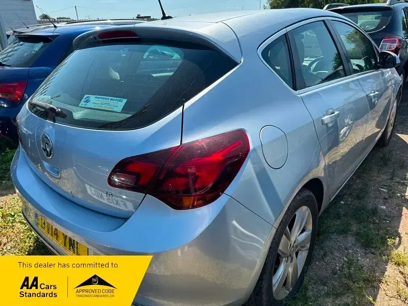 Used Vauxhall Astra SRi 115 HP (84 kW) 2014 Silver Hatchback