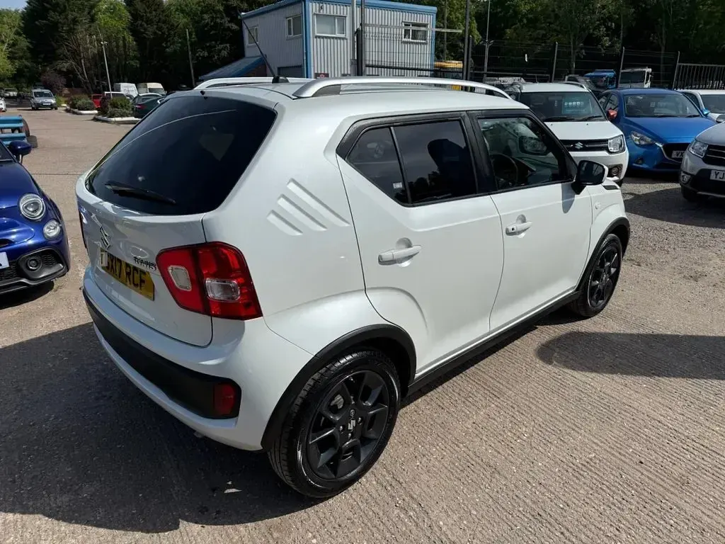 Used Suzuki Ignis SZ-T 90 HP (66 kW) 2017 White SUV