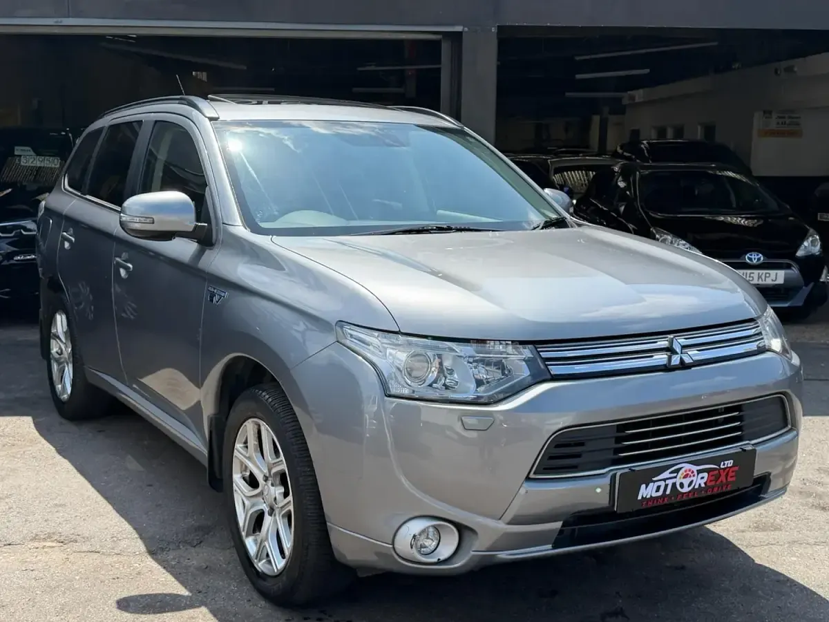 Used Mitsubishi Outlander P-HEV 2014 Grey Estate