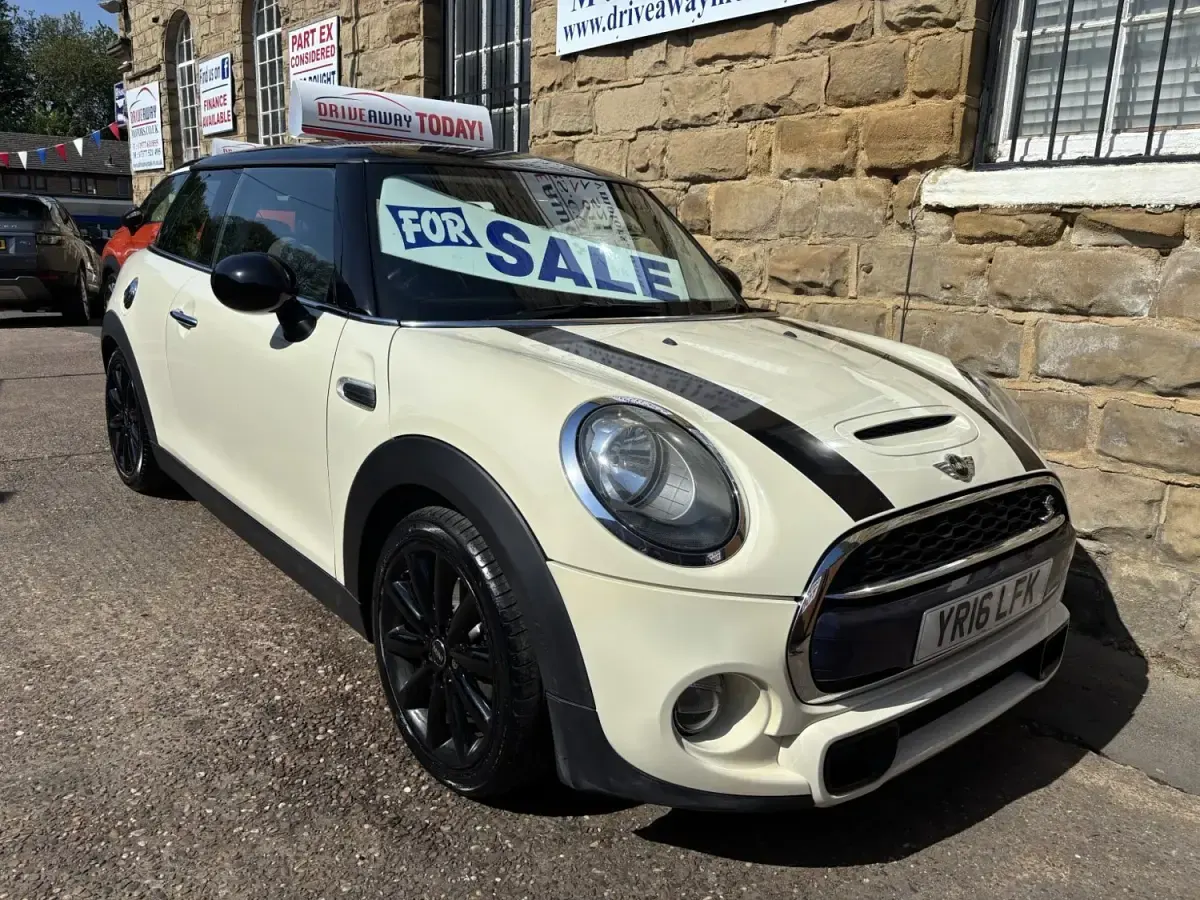 Używany Mini Cooper S Hatch 2016 Biały Hatchback