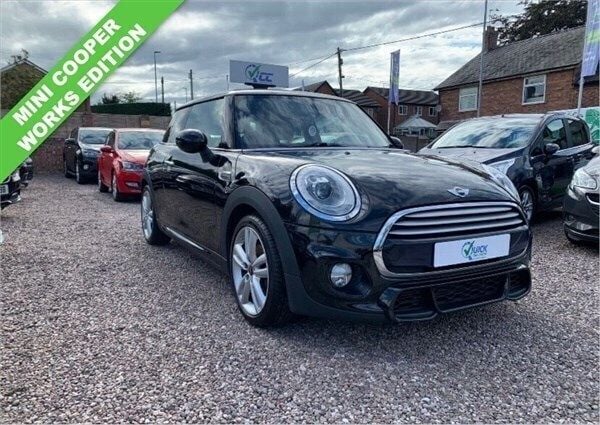 Black Used 2015 Mini Cooper Hatch Hatchback | £12,195 (Expensive) - Image 1/1
