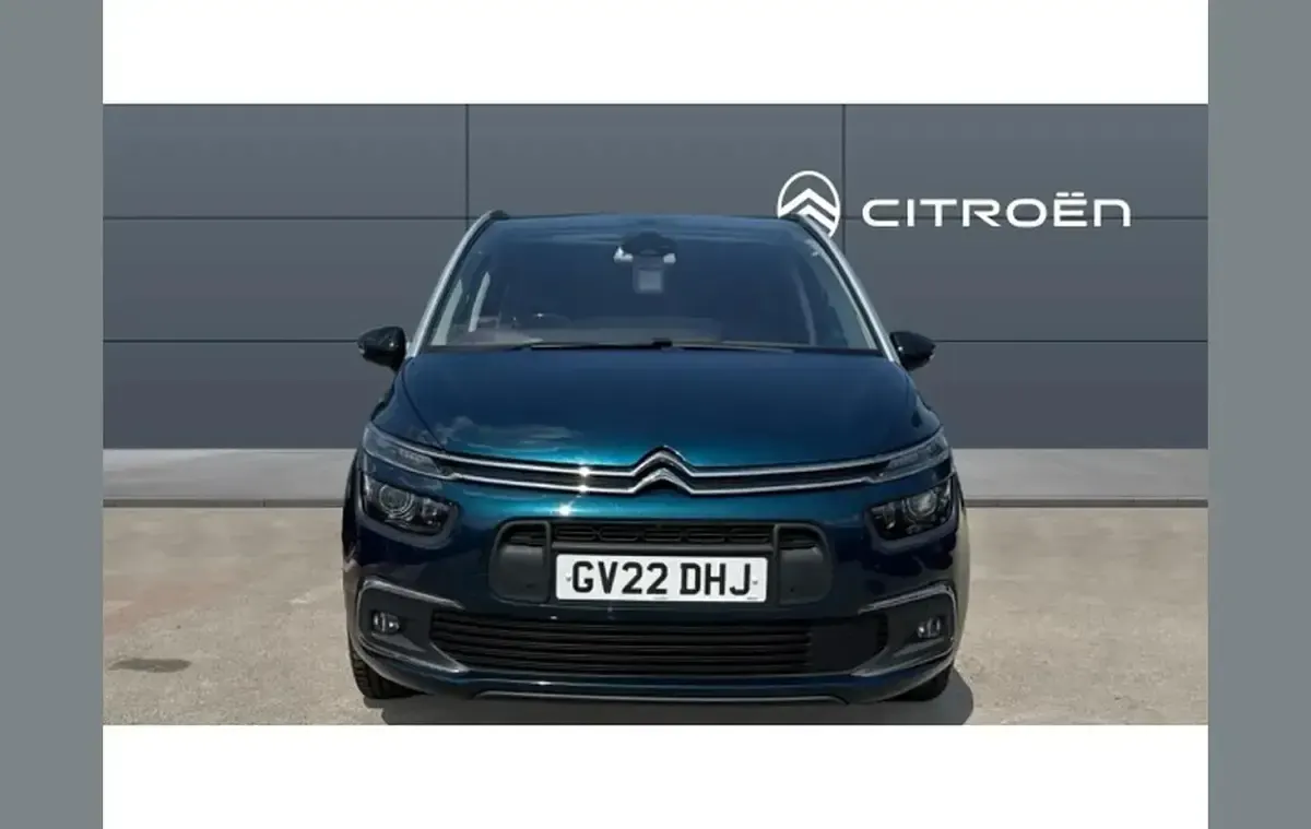 Used Citroën C4 SpaceTourer Shine 128 HP (94 kW) 2022 Blue MPV