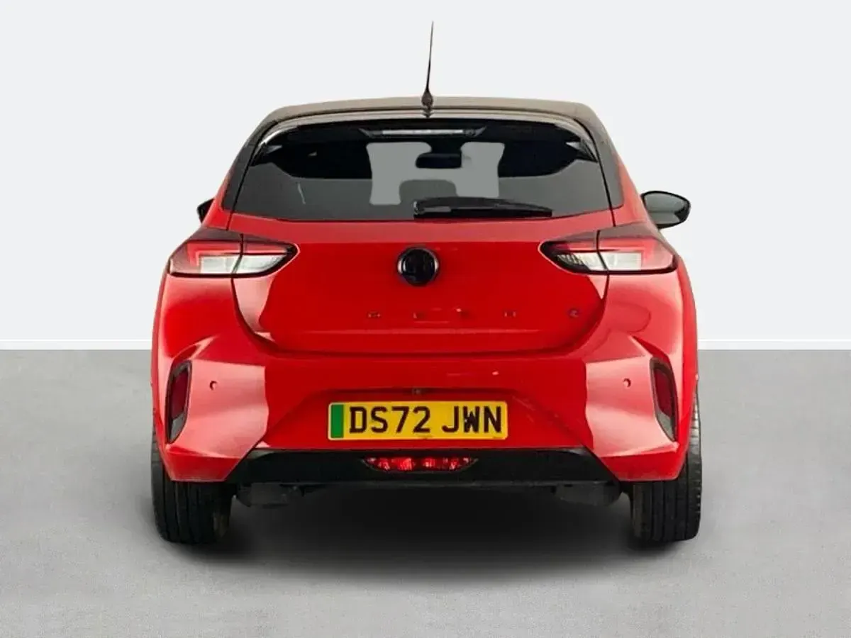 Second-hand Vauxhall Corsa-e Edition 100 kW (136 CP) 2022 Roșu Hatchback