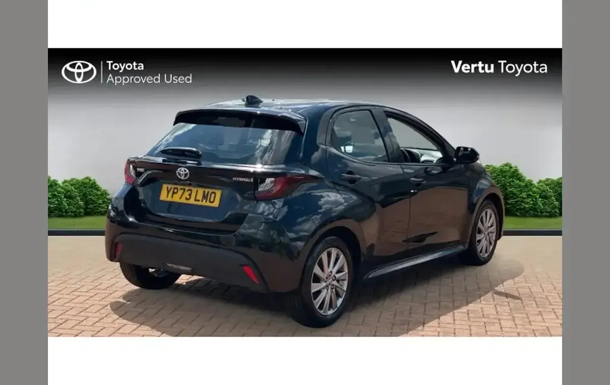 Used Toyota Yaris 113 HP (83 kW) 2023 Black Hatchback