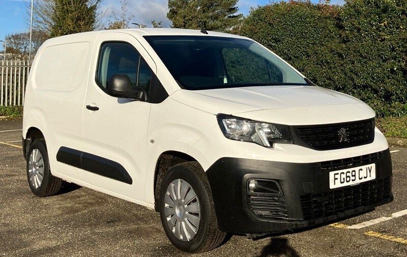 White Used 2019 Peugeot Partner MPV | £7,995 - Image 1/3
