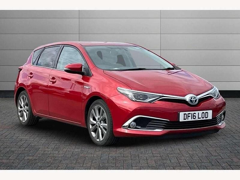 Red Used 2016 Toyota Auris Hybrid Hatchback | £11,350 (Fair price) - Image 1/4