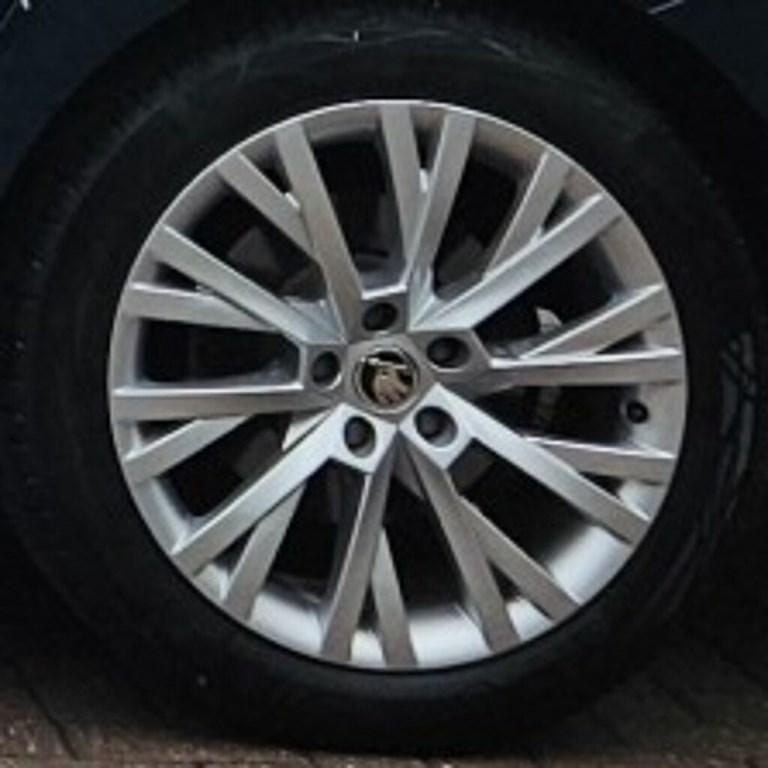 Used Skoda Superb SE L 150 HP (110 kW) 2023 Petrol blue metallic Hatchback