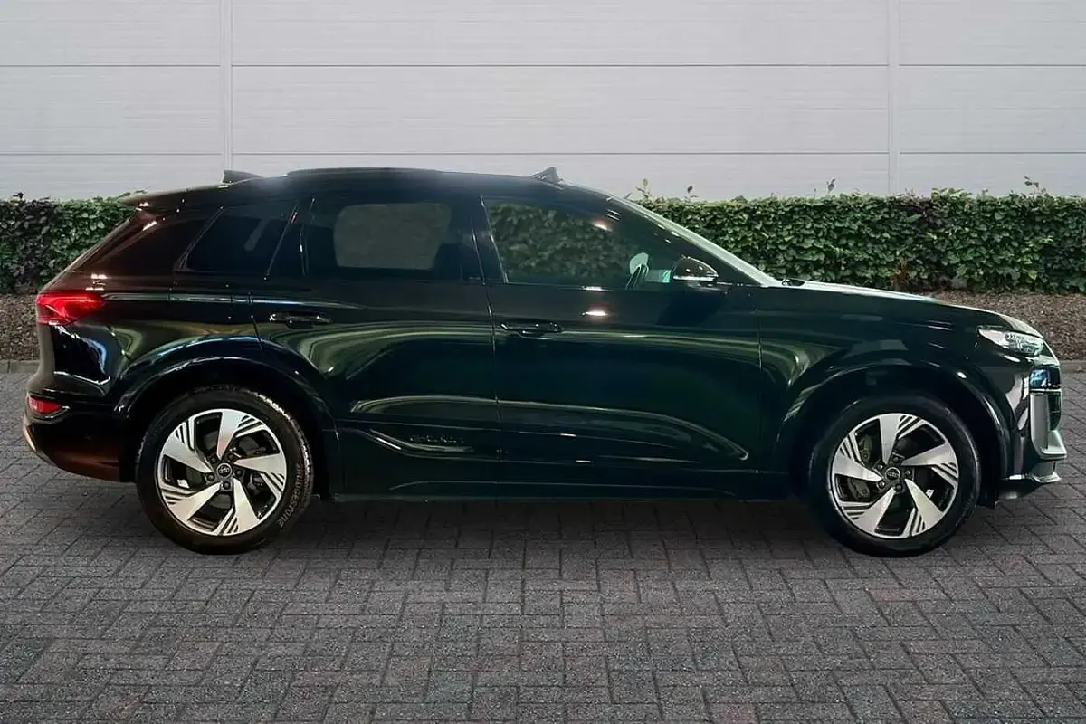 Used Audi Q6 e-tron S-Line 284 kW (387 HP) 2024 Black SUV