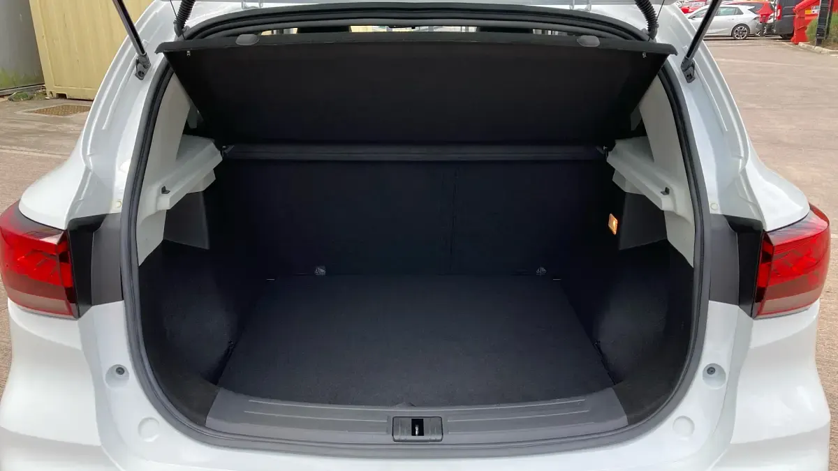 Used MG ZS Exclusive 111 HP (81 kW) 2023 White SUV