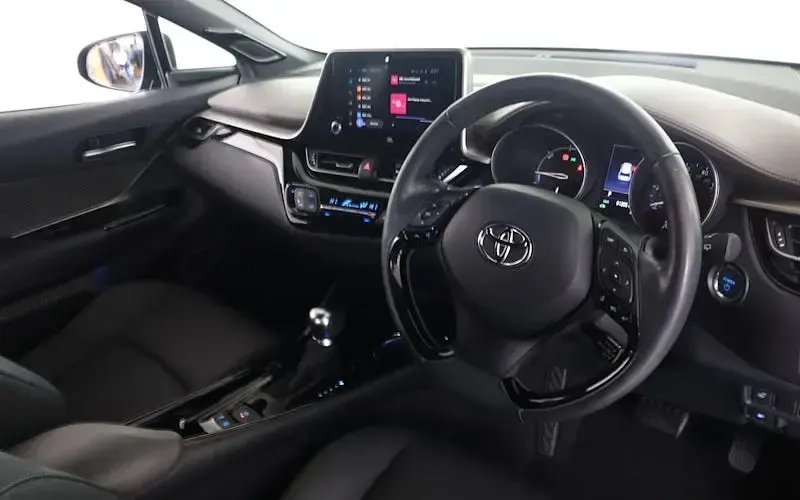 Used Toyota C-HR 122 HP (89 kW) 2023 Grey SUV