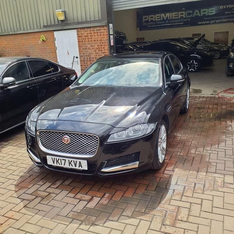 Used Jaguar XF Portfolio 180 HP (132 kW) 2017 Black Sedan