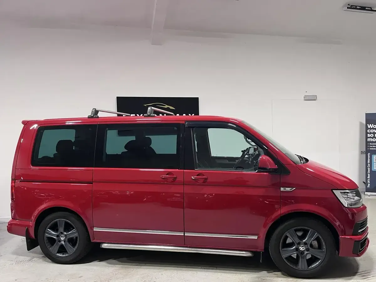 Used VW Caravelle Executive 204 HP (150 kW) 2016 Red Van