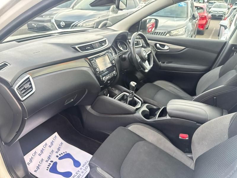 Used Nissan Qashqai N-Connecta 140 HP (102 kW) 2018 White SUV