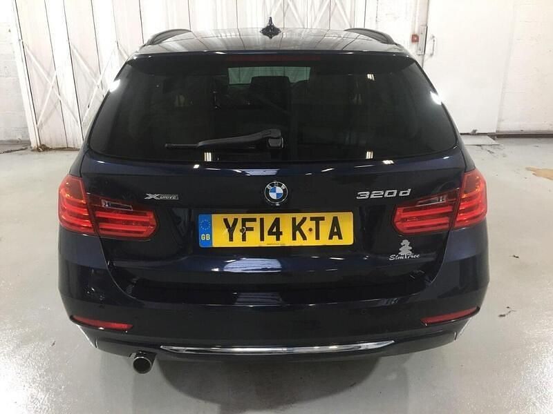 Used BMW 320 Luxury Line 184 HP (135 kW) 2014 Blue Estate