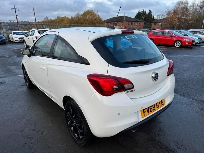 Used Vauxhall Corsa SRi 75 HP (55 kW) 2019 White Hatchback