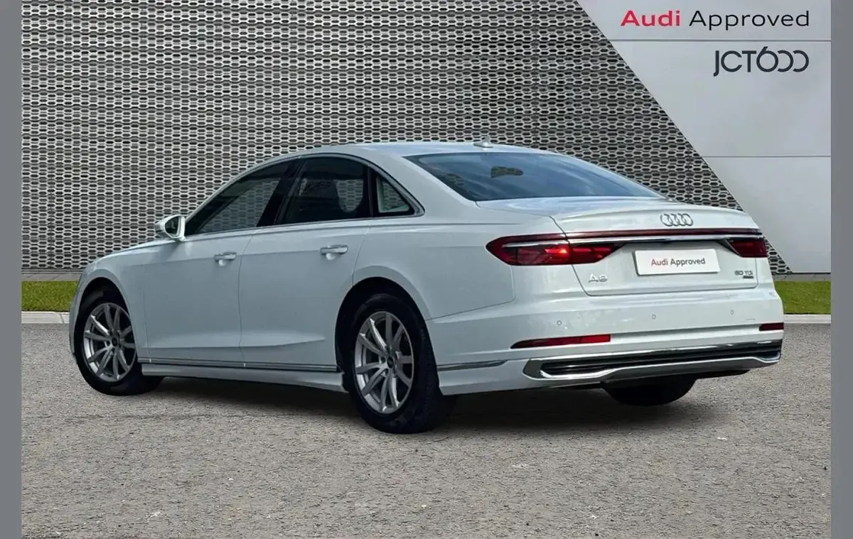 Used Audi A8L Sport 286 HP (210 kW) 2023 White Sedan