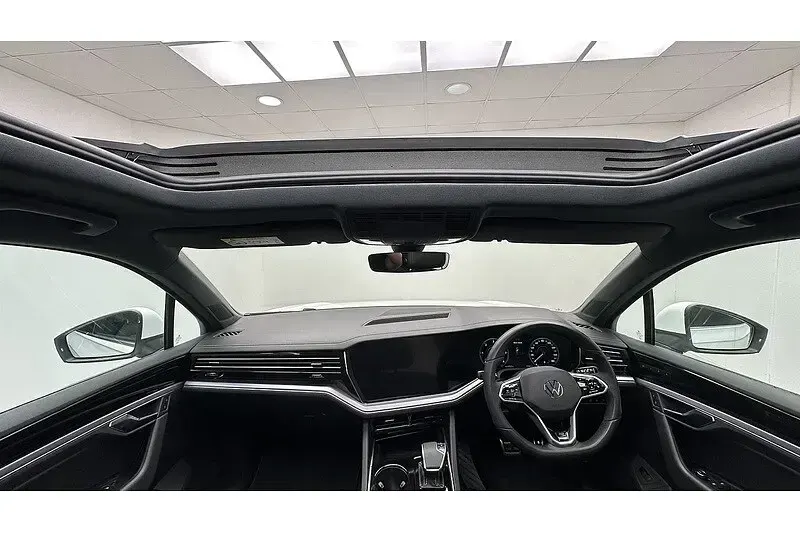 Used VW Touareg R-line 2023 White SUV