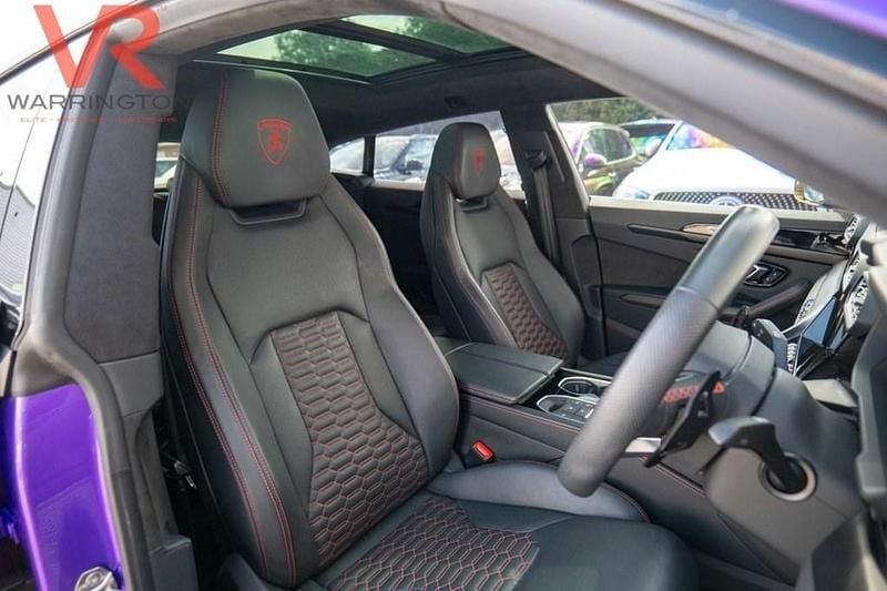 Used Lamborghini Urus 650 HP (478 kW) 2021 Mauve/purple SUV