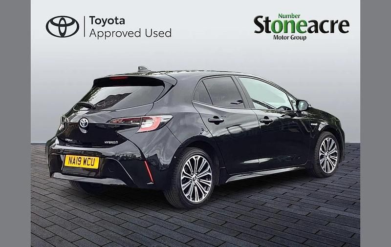 Used Toyota Corolla Design 122 HP (89 kW) 2019 Black Hatchback
