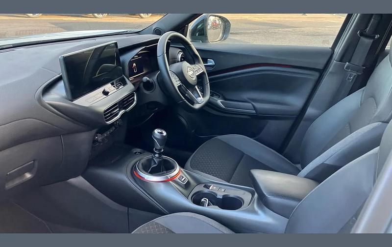 Used Nissan Juke N-Connecta 112 HP (82 kW) 2025 Silver SUV