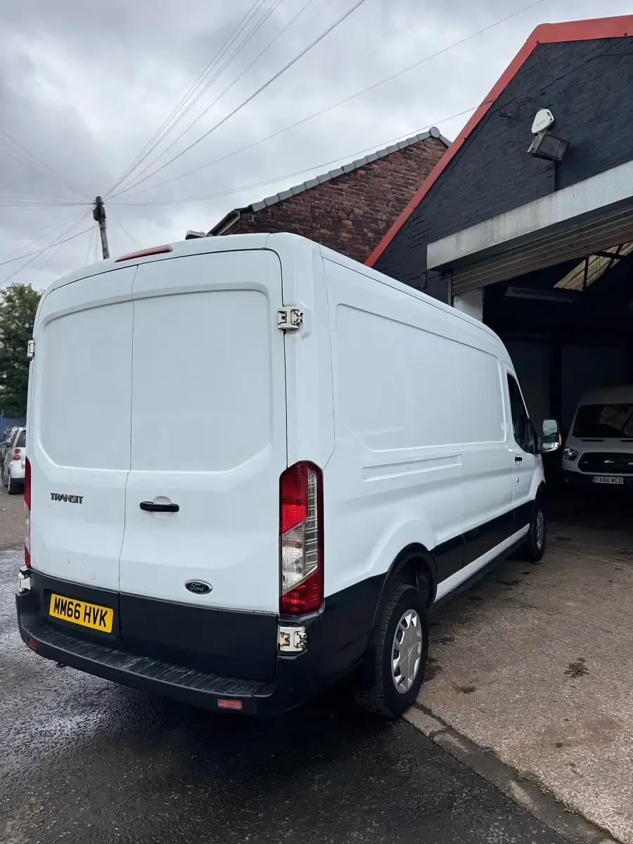 Used Ford Transit 125 HP (91 kW) 2016 White Van