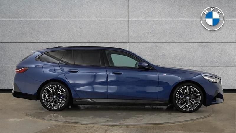 Used BMW 530e M Sport 295 HP (216 kW) 2025 Blue Estate