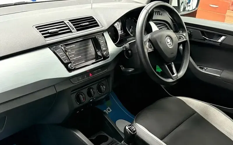 Used Skoda Fabia SE 75 HP (55 kW) 2017 White Hatchback