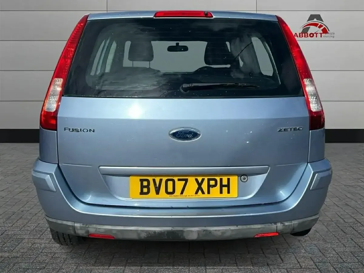 Used Ford Fusion Zetec 101 HP (74 kW) 2007 Blue Hatchback
