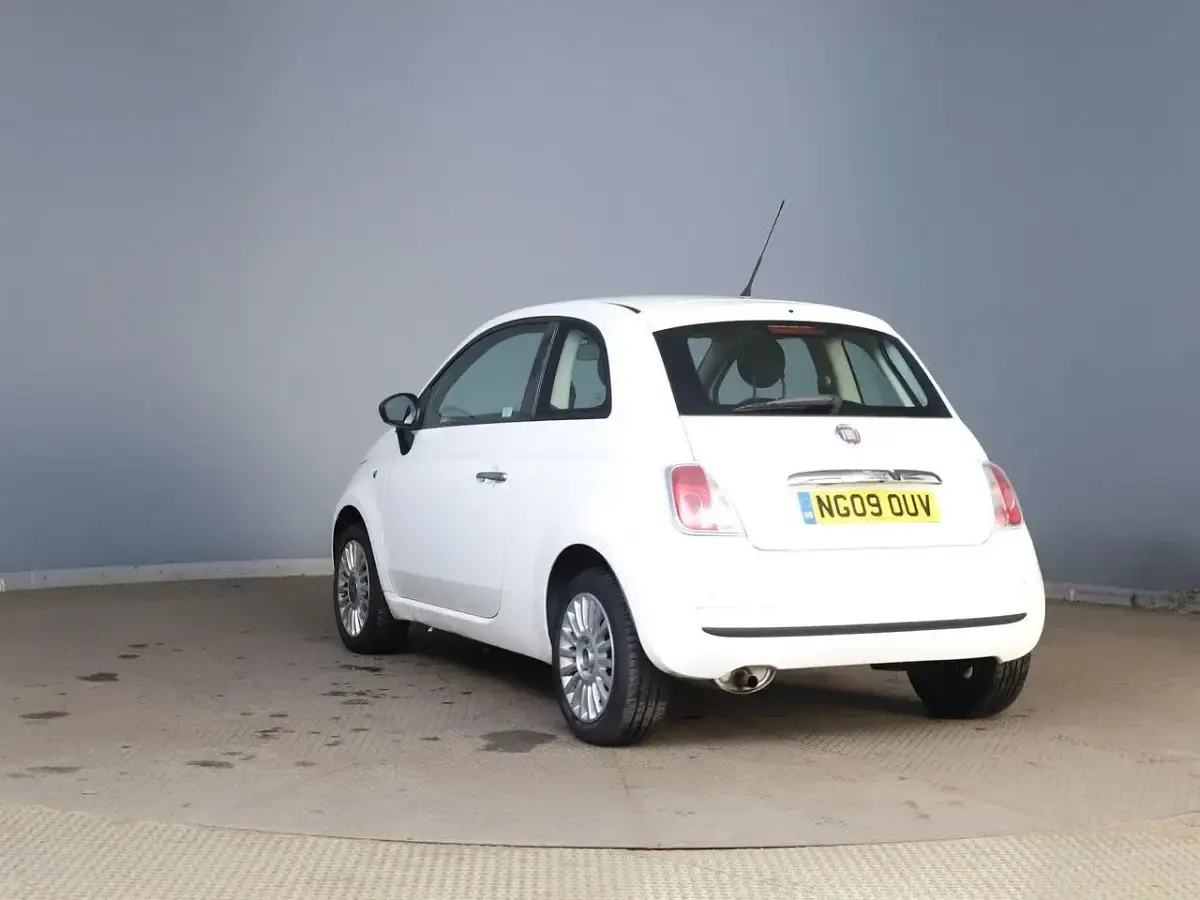Begagnad Fiat 500 Pop 69 HK (50 kW) 2009 Vit Cab