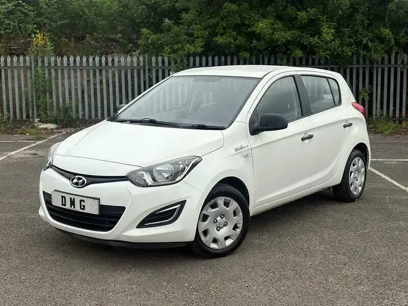 Used Hyundai i20 2014 White Hatchback