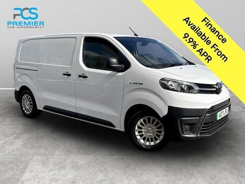 Used Toyota Proace 100 kW (136 HP) 2021 White MPV