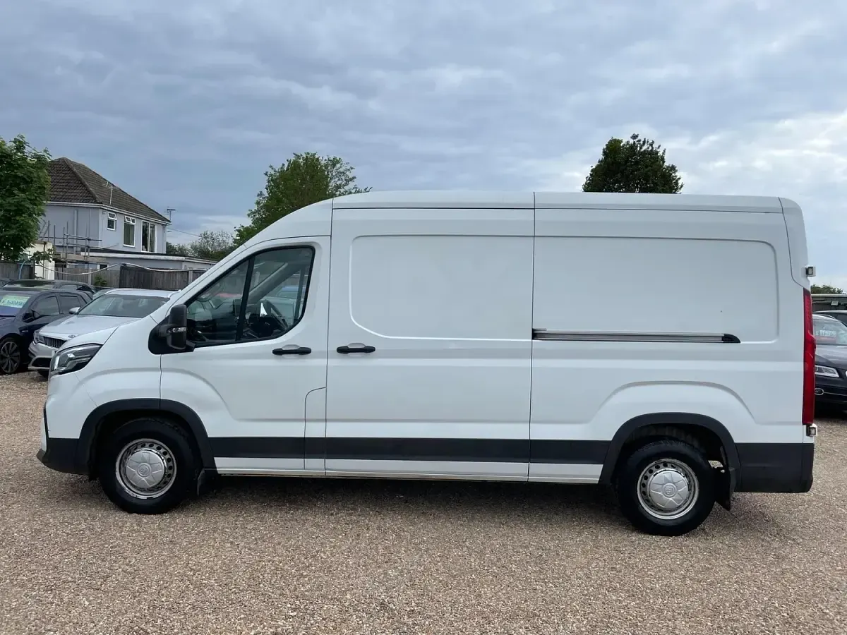 Used Maxus V90 161 HP (118 kW) 2024 White Van