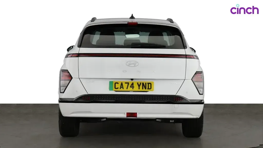 Used Hyundai Kona Advanced 114 kW (156 HP) 2024 White SUV
