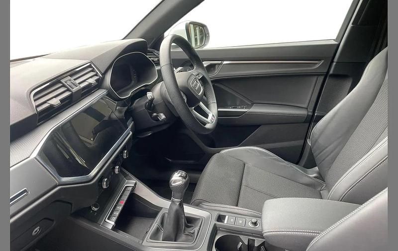 Used Audi Q3 S-Line 147 HP (108 kW) 2023 White SUV