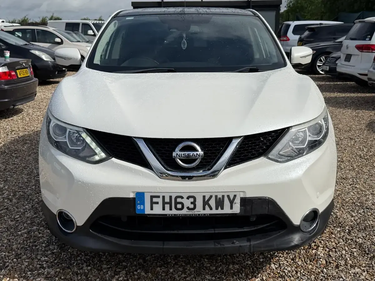 Used Nissan Qashqai Acenta Premium 110 HP (80 kW) 2014 White SUV