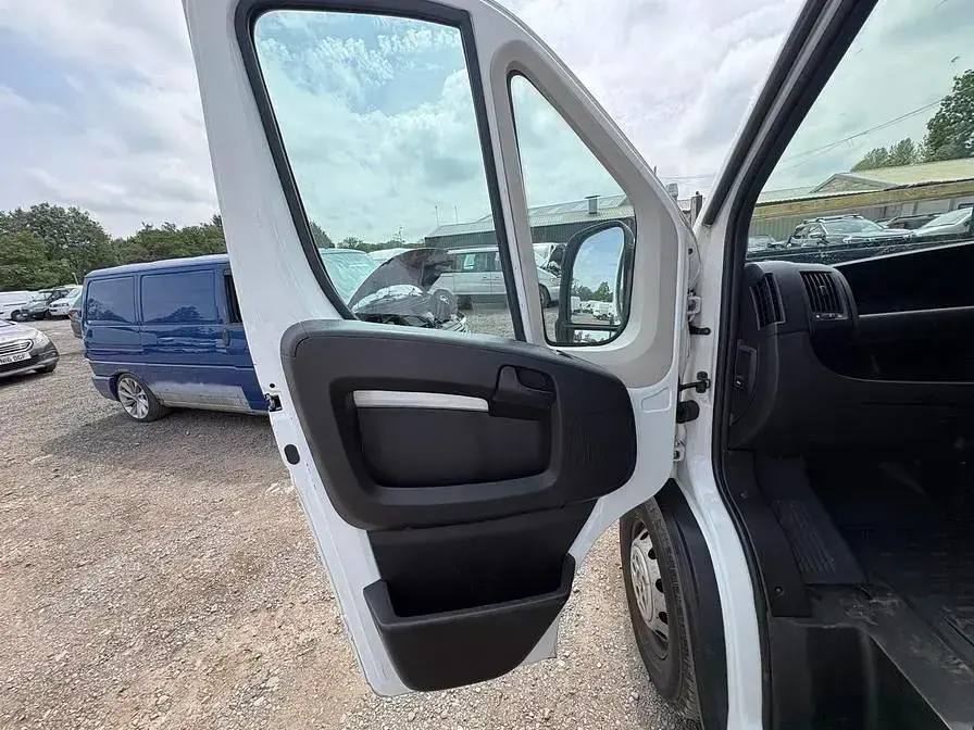 Used Peugeot Boxer 140 HP (102 kW) 2020 White Van