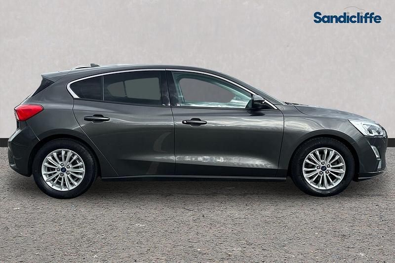 Used Ford Focus Titanium 125 HP (91 kW) 2020 Grey Hatchback