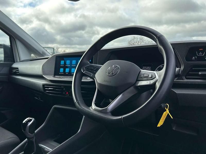 Used VW Caddy 102 HP (75 kW) 2022 White MPV