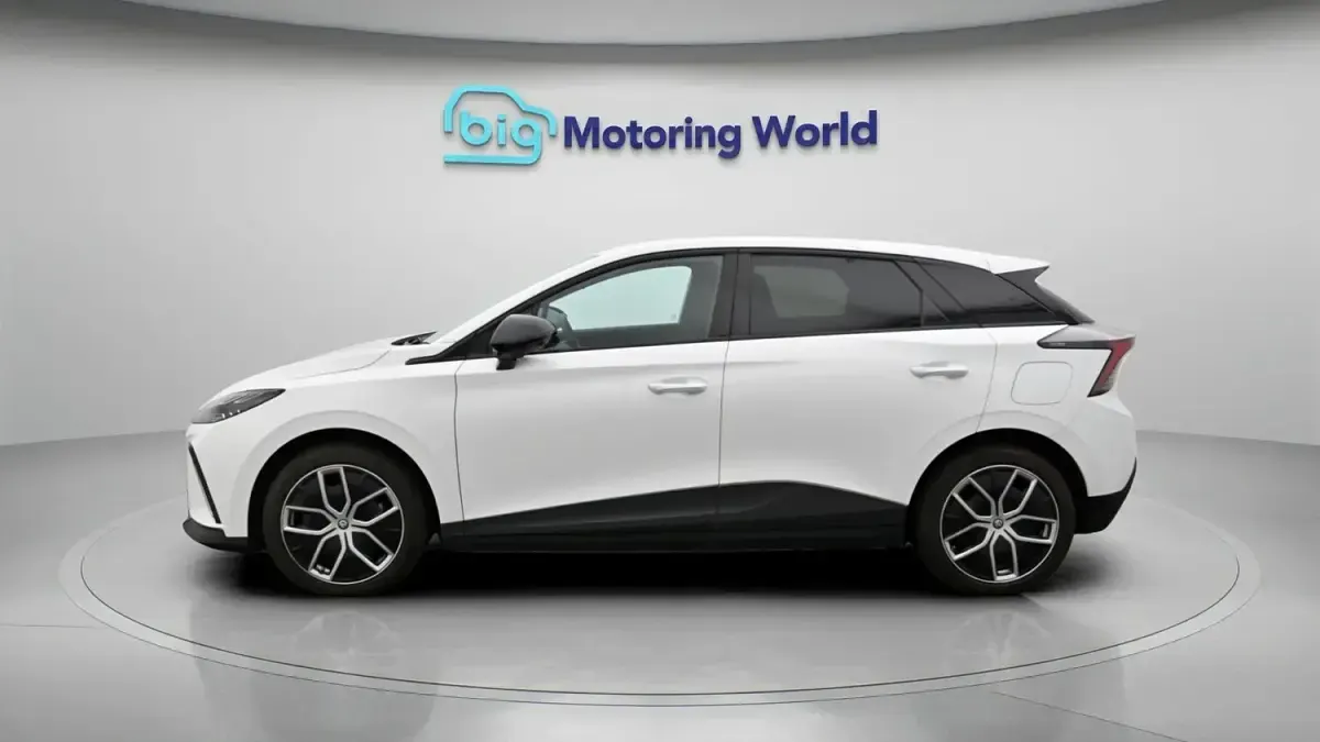 Used MG MG4 EV Trophy 319 kW (435 HP) 2023 White Hatchback
