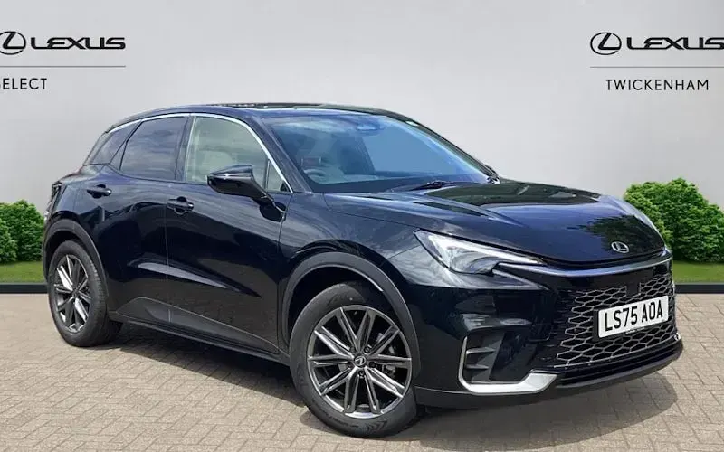 Second-hand Lexus LBX 136 CP (100 kW) 2026 SUV