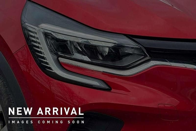 Usado Renault Captur Iconic 91 HP (66 kW) 2022 Vermelho SUV
