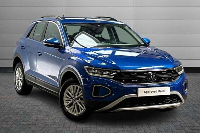 Blue Used 2022 VW T-Roc Life SUV | £17,095 (Fair price) - Image 1/4